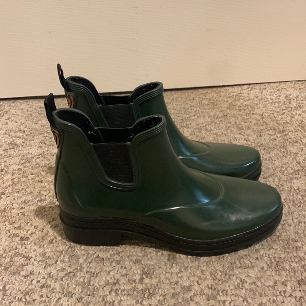 Ariat Forest green ankle rain rubber slip on boots 7.5